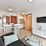 Gravic شقة زادار