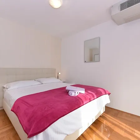 格拉维克别墅酒店 公寓 *