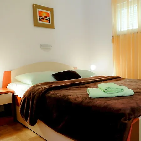 格拉维克别墅酒店